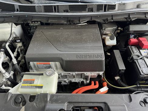 Used 2021 Nissan Leaf SV w/ SV Technology Package image 42