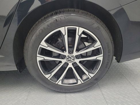 Used 2025 Volkswagen Jetta Sport FWD image 31
