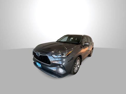 Used 2022 Toyota Highlander Platinum AWD/4WD image 4