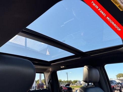 Used 2022 Ford F250 Platinum image 5