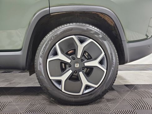 Used 2023 Rivian R1S Adventure image 10
