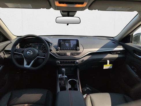 New 2025 Nissan Altima 2.5 SR image 18