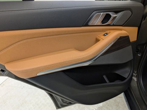 Used 2025 BMW X5 sDrive40i w/ Premium Package image 23