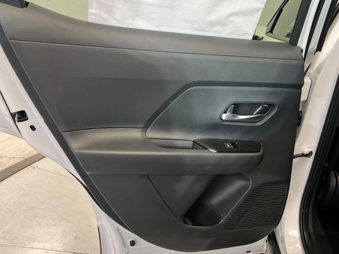 New 2026 Nissan Kicks SR w/ Cold Weather Package FWD image 18