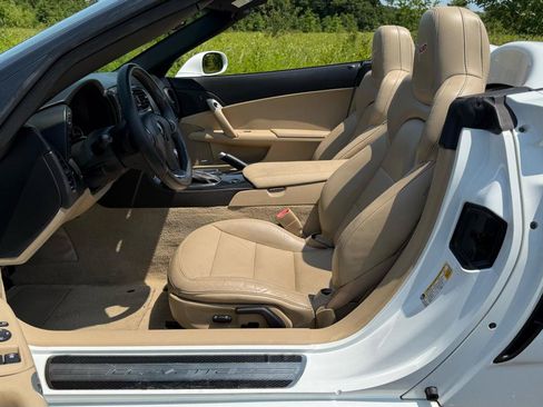 Used 2012 Chevrolet Corvette Grand Sport w/ 2LT Preferred Equipment Group RWD image 21