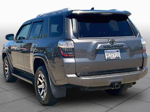 Used 2017 Toyota 4Runner SR5 AWD/4WD image 11