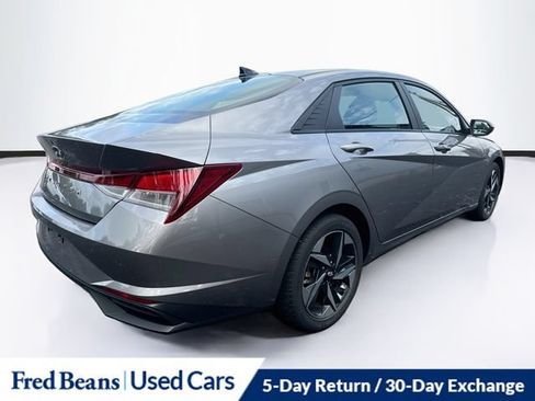 Used 2023 Hyundai Elantra SEL w/ Convenience Package FWD image 10
