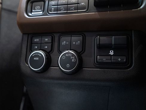 Used 2024 Chevrolet Tahoe High Country w/ Advanced Technology Package AWD/4WD image 26