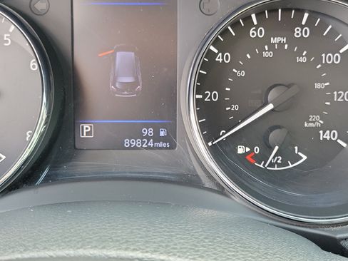 Used 2018 Nissan Rogue SL w/ Premium Package AWD/4WD image 25