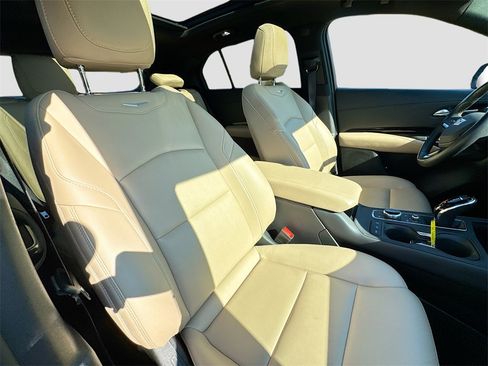 Used 2024 Cadillac XT4 Luxury image 26