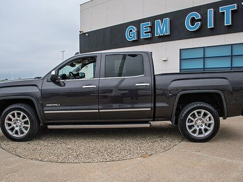Used 2016 GMC Sierra 1500 Denali w/ Enhanced Driver Alert Package image 2
