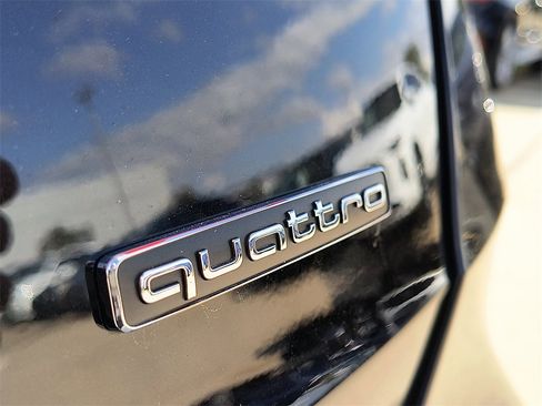 New 2025 Audi Q3 2.0T Premium image 4