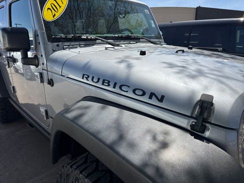 Used 2017 Jeep Wrangler Unlimited Rubicon w/ Connectivity Group AWD/4WD image 9