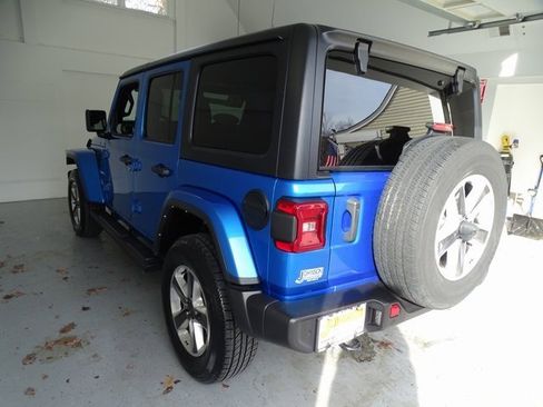 Certified 2022 Jeep Wrangler Unlimited Sahara w/ Safety Group image 18