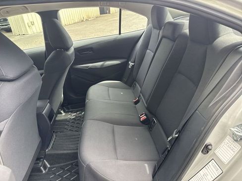 Used 2022 Toyota Corolla LE FWD image 13
