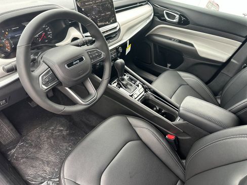 New 2026 Jeep Compass Limited image 9