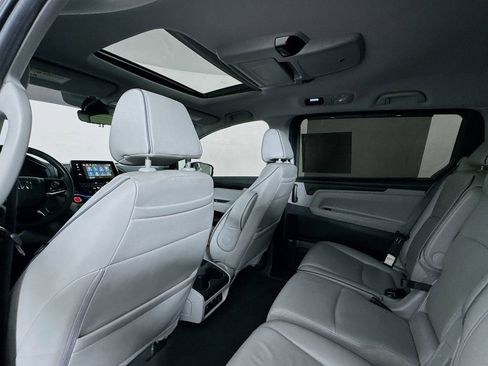 Used 2024 Honda Odyssey Elite image 19