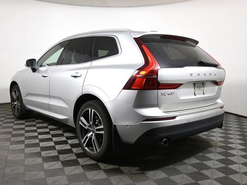 Used 2019 Volvo XC60 T5 Momentum w/ Multimedia Package AWD/4WD image 9