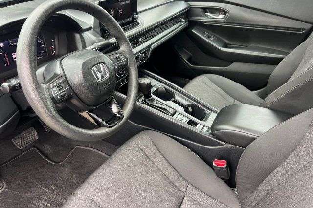 Used 2025 Honda Accord SE image 12