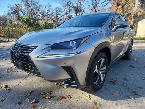 Used 2018 Lexus NX 300 FWD image 3