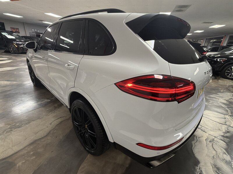 Used 2017 Porsche Cayenne Platinum Edition w/ Premium Package (PJV) AWD/4WD image 6