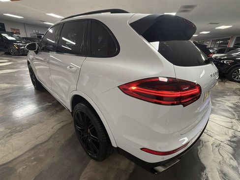 Used 2017 Porsche Cayenne Platinum Edition w/ Premium Package (PJV) AWD/4WD image 6