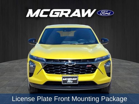 Used 2024 Chevrolet Trax RS w/ Driver Confidence Package FWD image 3