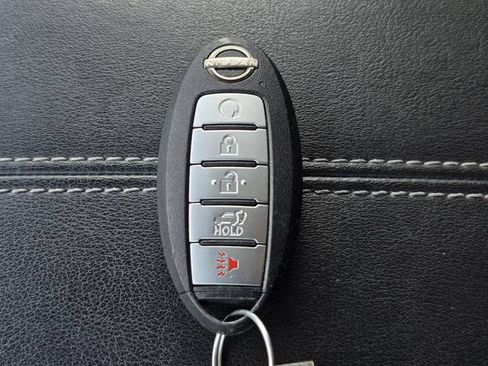 Used 2022 Nissan Pathfinder SL AWD/4WD image 37