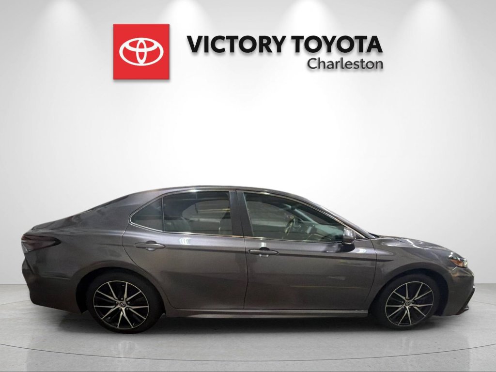 Used 2024 Toyota Camry SE w/ Cold Weather Package FWD image 6
