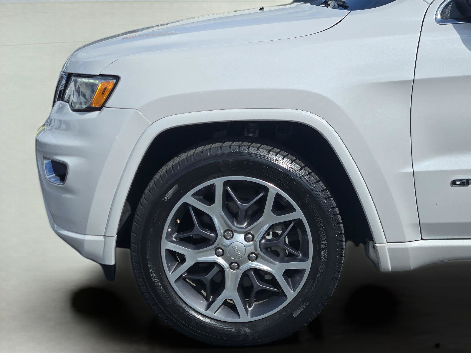 Used 2019 Jeep Grand Cherokee Overland RWD image 9