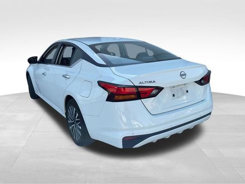 Used 2025 Nissan Altima 2.5 SV image 5