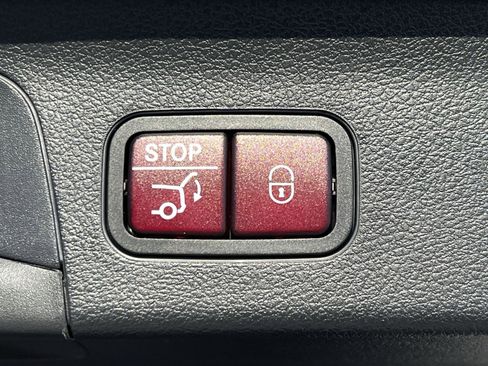 Certified 2025 Mercedes-Benz GLS 450 4MATIC image 26