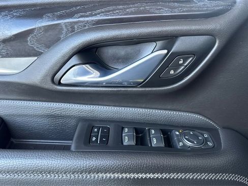 Used 2021 GMC Yukon XL Denali w/ Denali Premium Package image 11