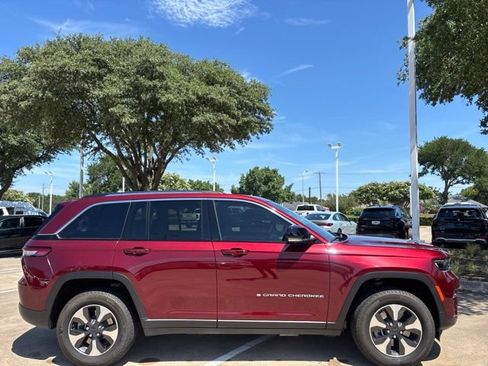 Used 2023 Jeep Grand Cherokee 4WD 4xe w/ Luxury Tech Group II image 4