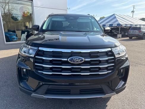 Used 2026 Ford Explorer Active w/ Active Comfort Package AWD/4WD image 3