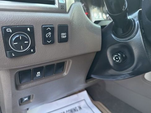 Used 2011 Lexus GX 460 w/ Comfort Plus Pkg image 34