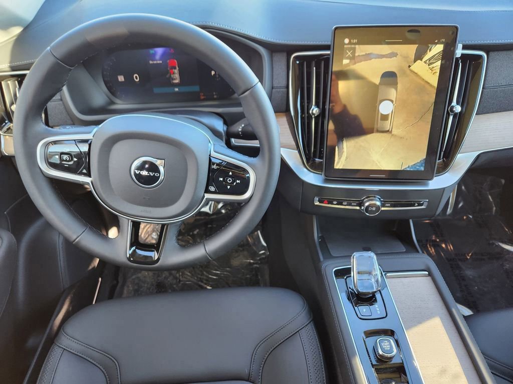 New 2026 Volvo XC90 T8 Plus w/ Protection Package Premier AWD/4WD image 3