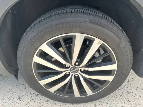 Used 2025 Nissan Pathfinder Platinum FWD image 11