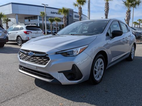 Certified 2025 Subaru Impreza 2.0i image 8
