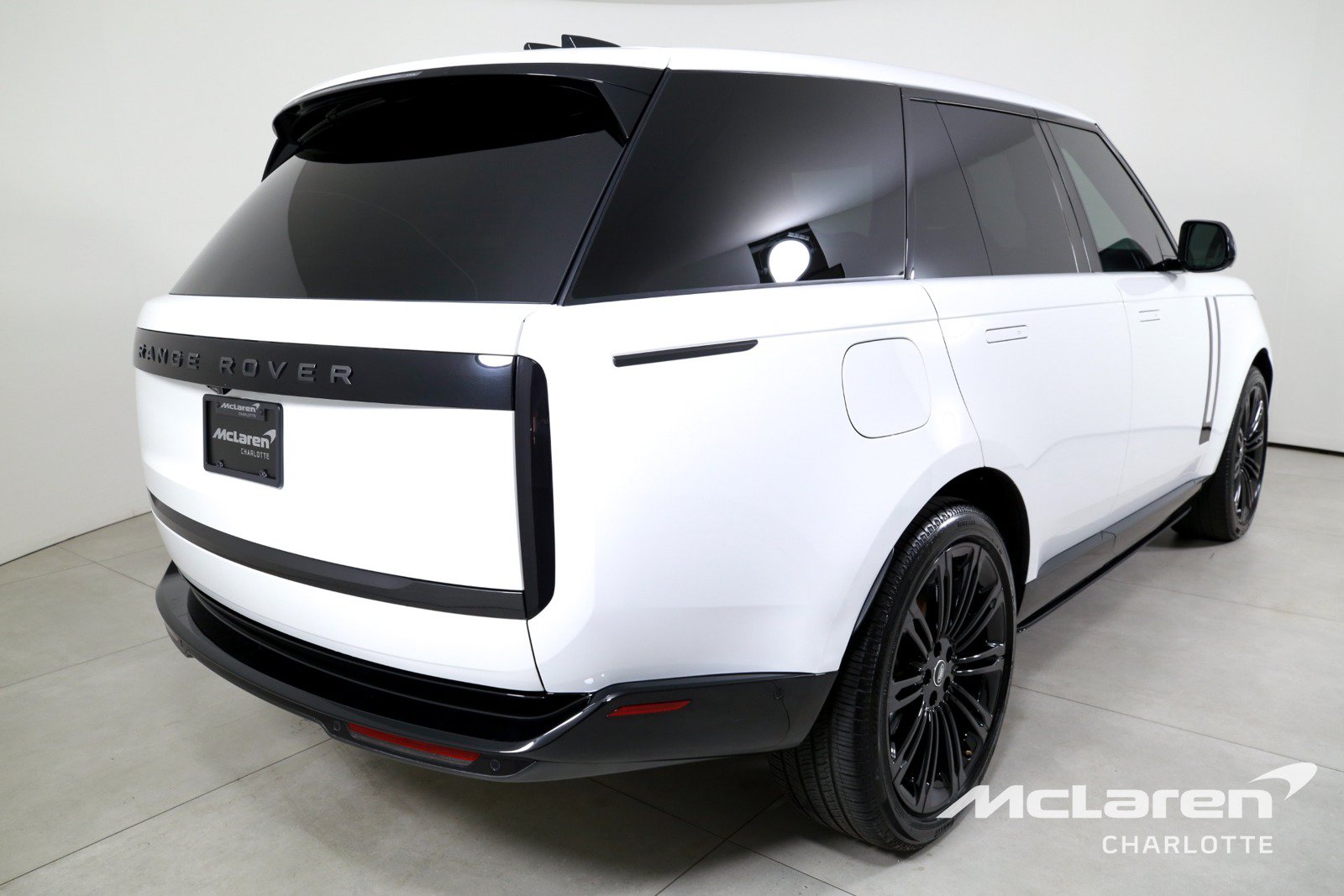 Used 2025 Land Rover Range Rover SE AWD/4WD image 8