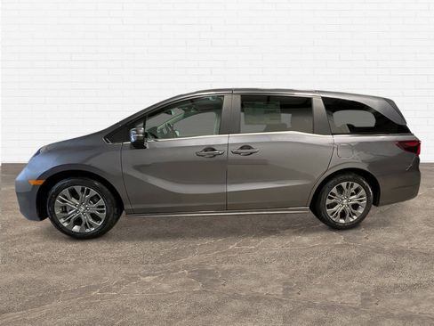 New 2026 Honda Odyssey Touring image 3