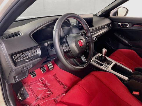 Used 2023 Honda Civic Type R image 9