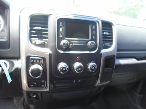 Used 2017 RAM 1500 Classic SLT image 21