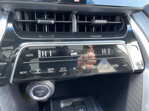 Used 2024 Toyota Venza Limited image 31