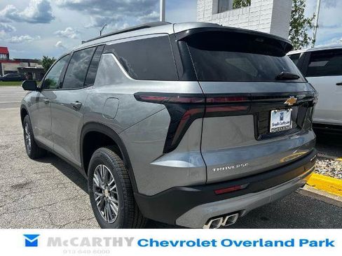 New 2026 Chevrolet Traverse LT w/ Driver Confidence Package FWD image 3