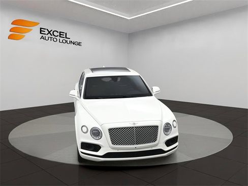 Used 2018 Bentley Bentayga image 70