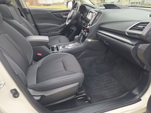 Used 2024 Subaru Forester Premium image 6