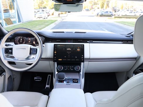 Used 2023 Land Rover Range Rover First Edition image 15