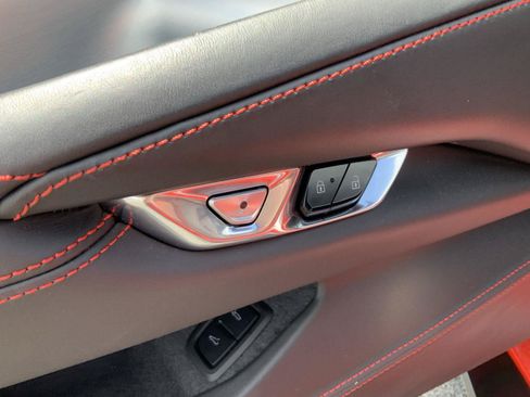Used 2022 Chevrolet Corvette Stingray Premium Cpe w/ Battery Protection Package RWD image 27