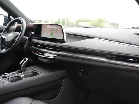 Certified 2025 Cadillac XT4 Premium Luxury image 25